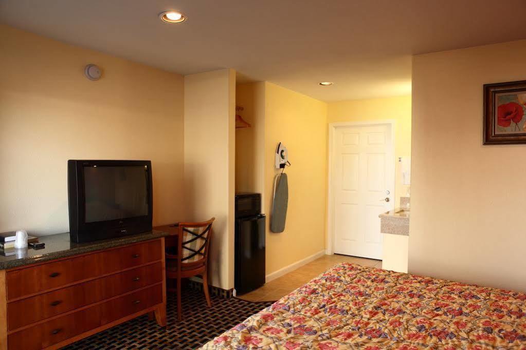 Bay Breeze Inn Oakland Esterno foto